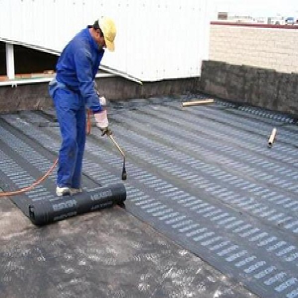 Aplicação de manta asfáltica Aplicação de manta asfáltica