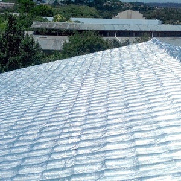 Impermeabilização com manta aluminizada Impermeabilização com manta aluminizada