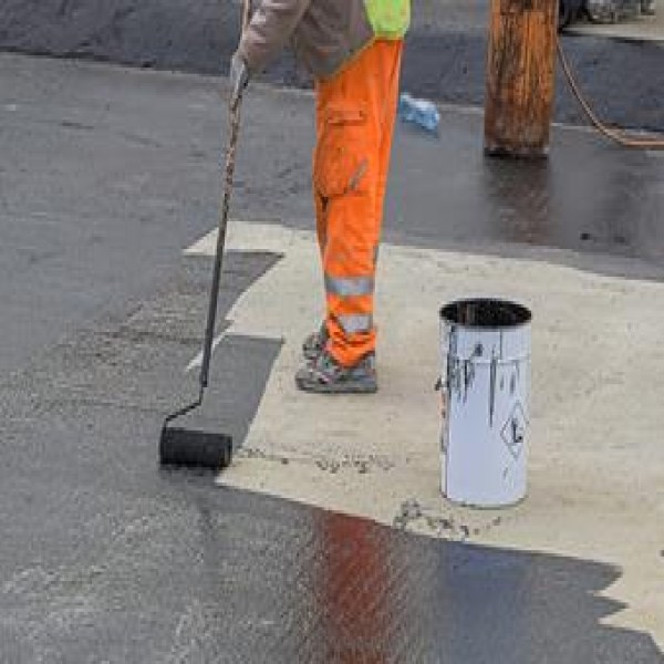 Impermeabilização de superfície com membrana à base de poliuretano Impermeabilização de superfície com membrana à base de poliuretano